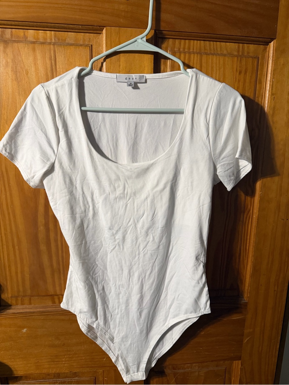 gaze White Scoop Neck Short Sleeve Bodysuit